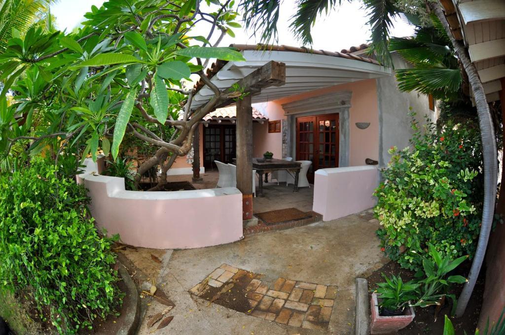 Sun Reef Village On Sea Aparthotel