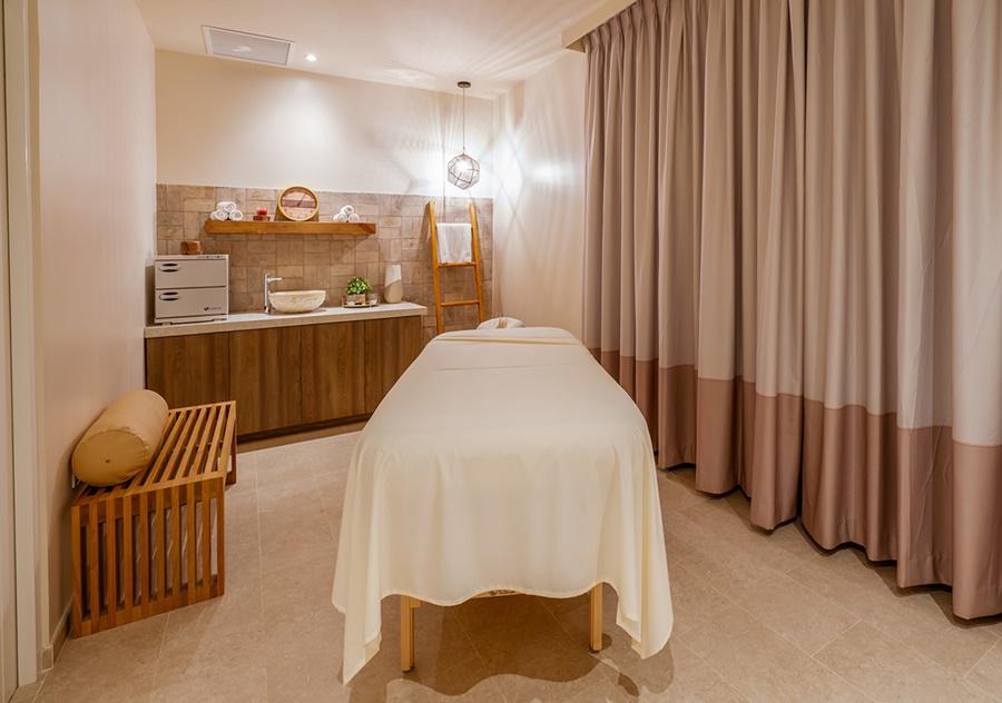 Zoetry Curacao & 4*