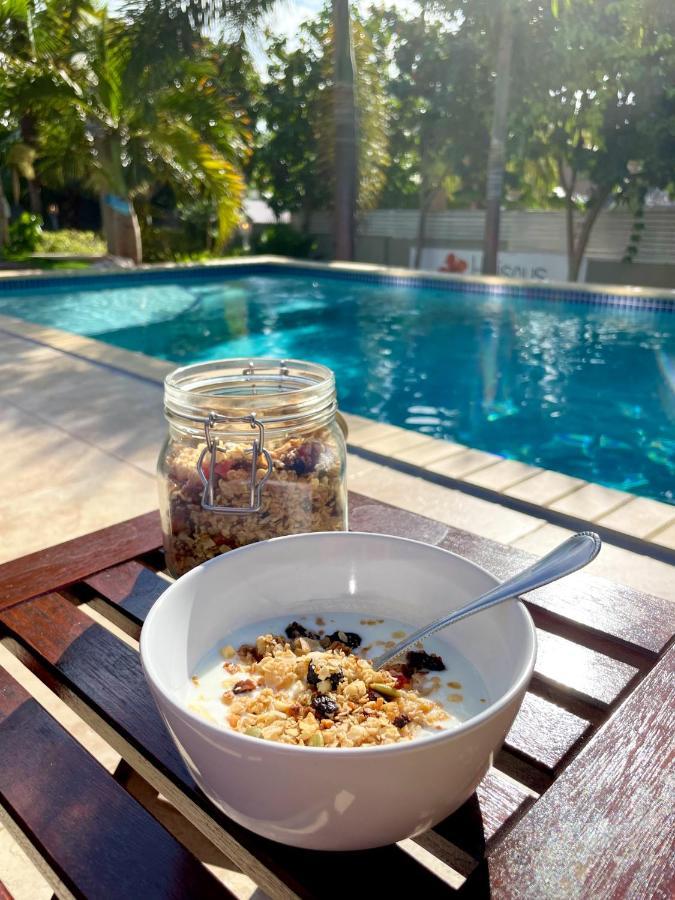 Guest house Hibiscus House 4*