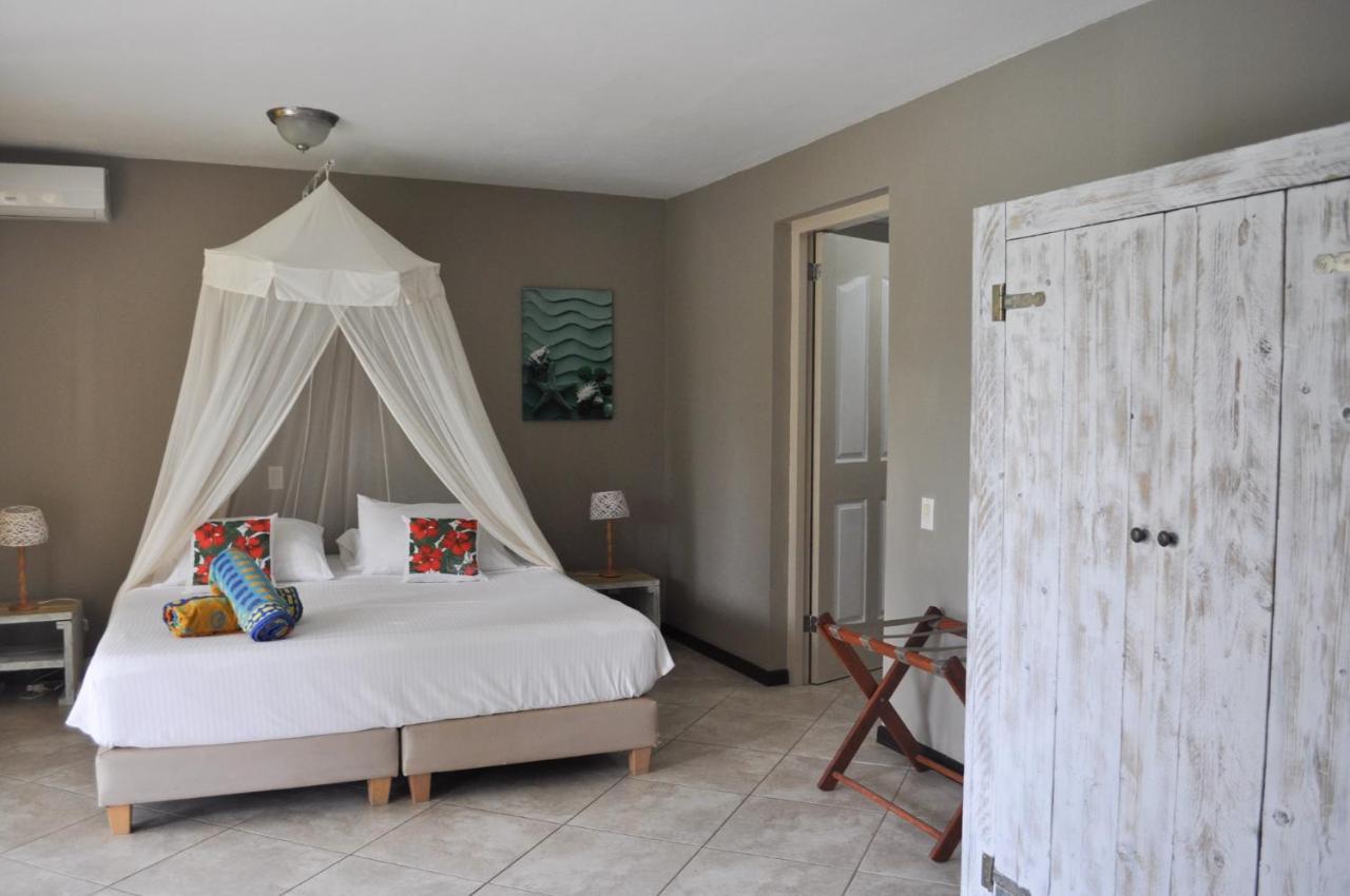 Hibiscus House Guest house