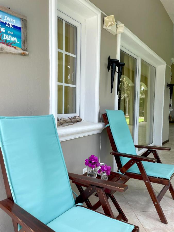 Guest house Hibiscus House 4*