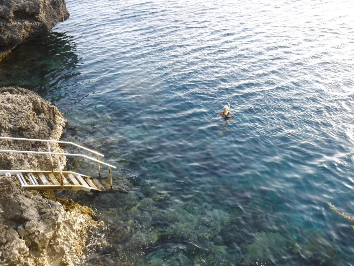 Marazul Dive Resort. 3 Bedroom Seafront House. Dive, Snorkel, Enjoy Amazing Sunsets Holiday home