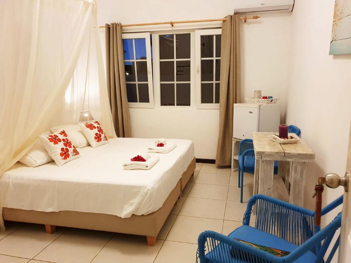 Guest house Hibiscus House