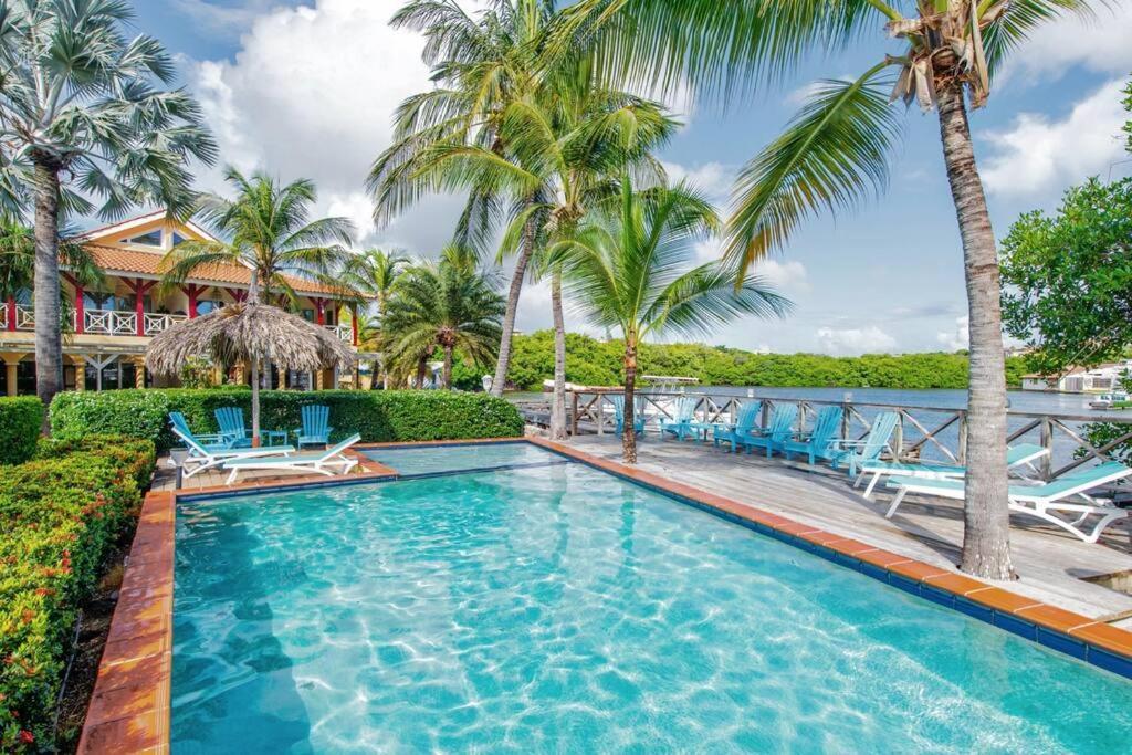 Tropical Treasure - Penthouse At The Spanish Water Apartment