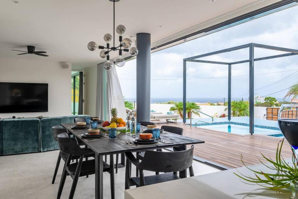Sea View Luxury Villa *