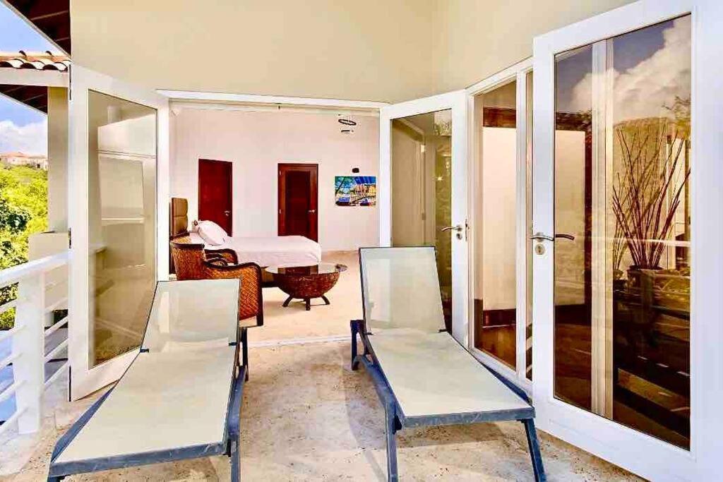 Newvilla-coral Estate-walktobeach-private Pool-up To 16 Guests Seaview Villa Willibrordus