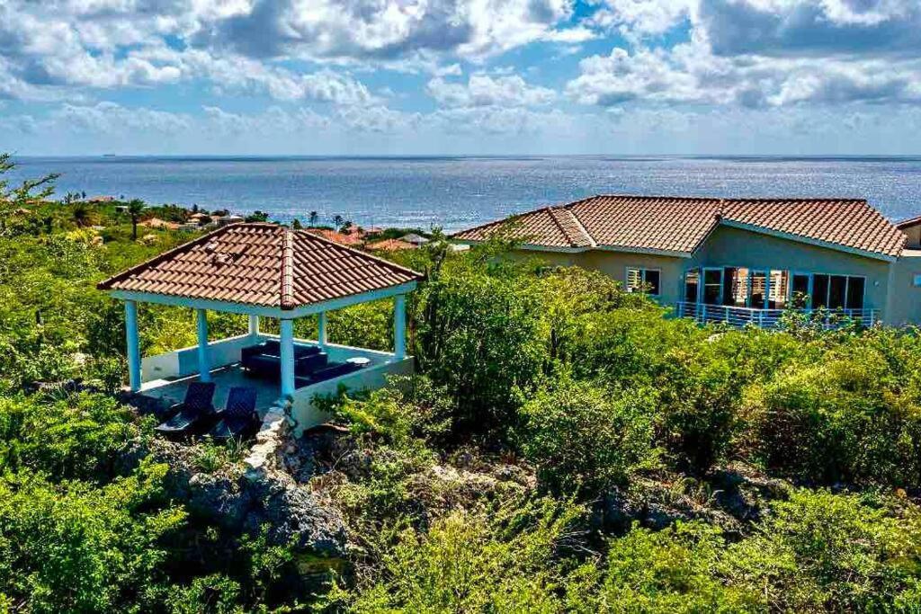 Newvilla-coral Estate-walktobeach-private Pool-up To 16 Guests Seaview Willibrordus