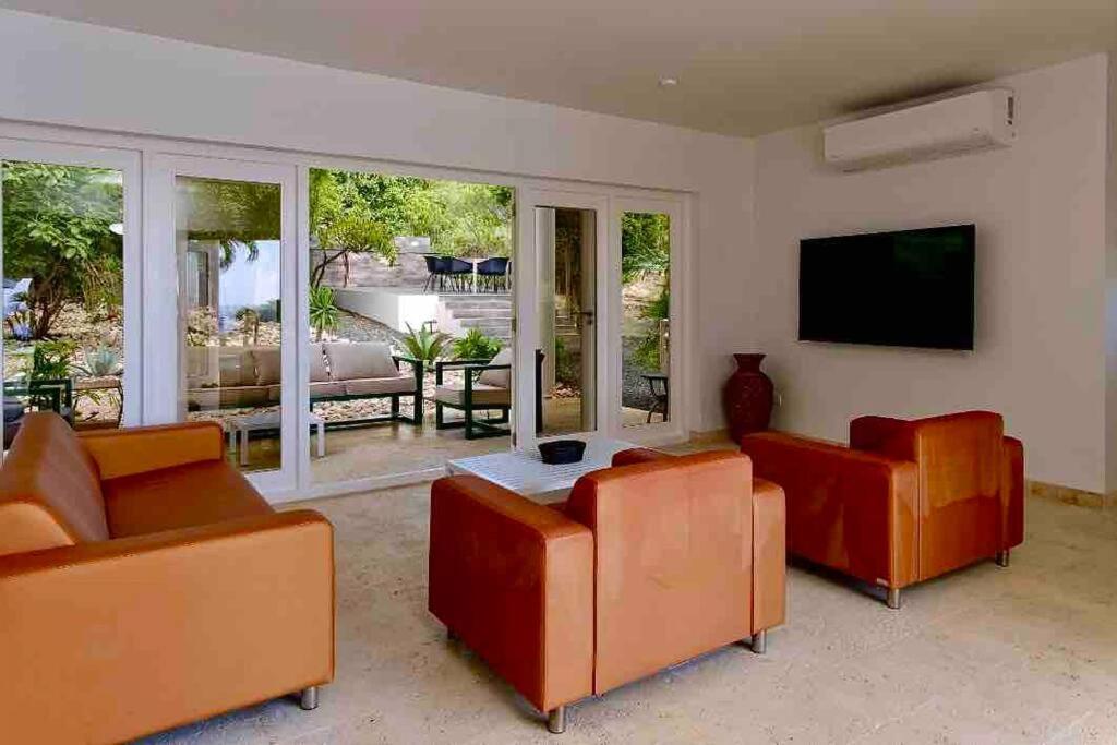 Newvilla-coral Estate-walktobeach-private Pool-up To 16 Guests Seaview * Willibrordus