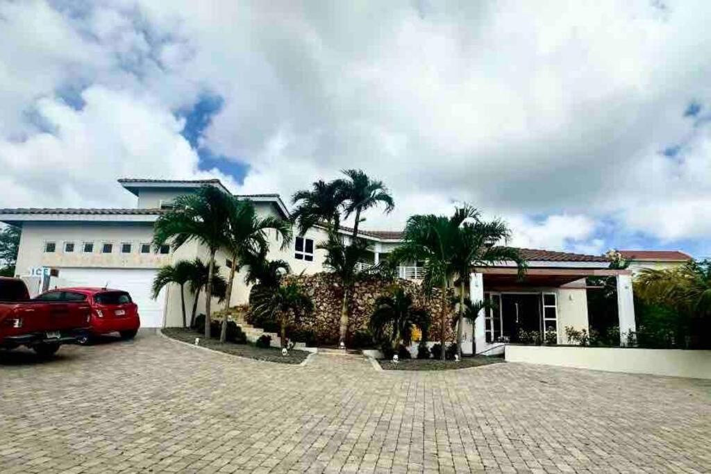 Newvilla-coral Estate-walktobeach-private Pool-up To 16 Guests Seaview Willibrordus