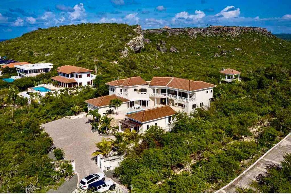 Newvilla-coral Estate-walktobeach-private Pool-up To 16 Guests Seaview *