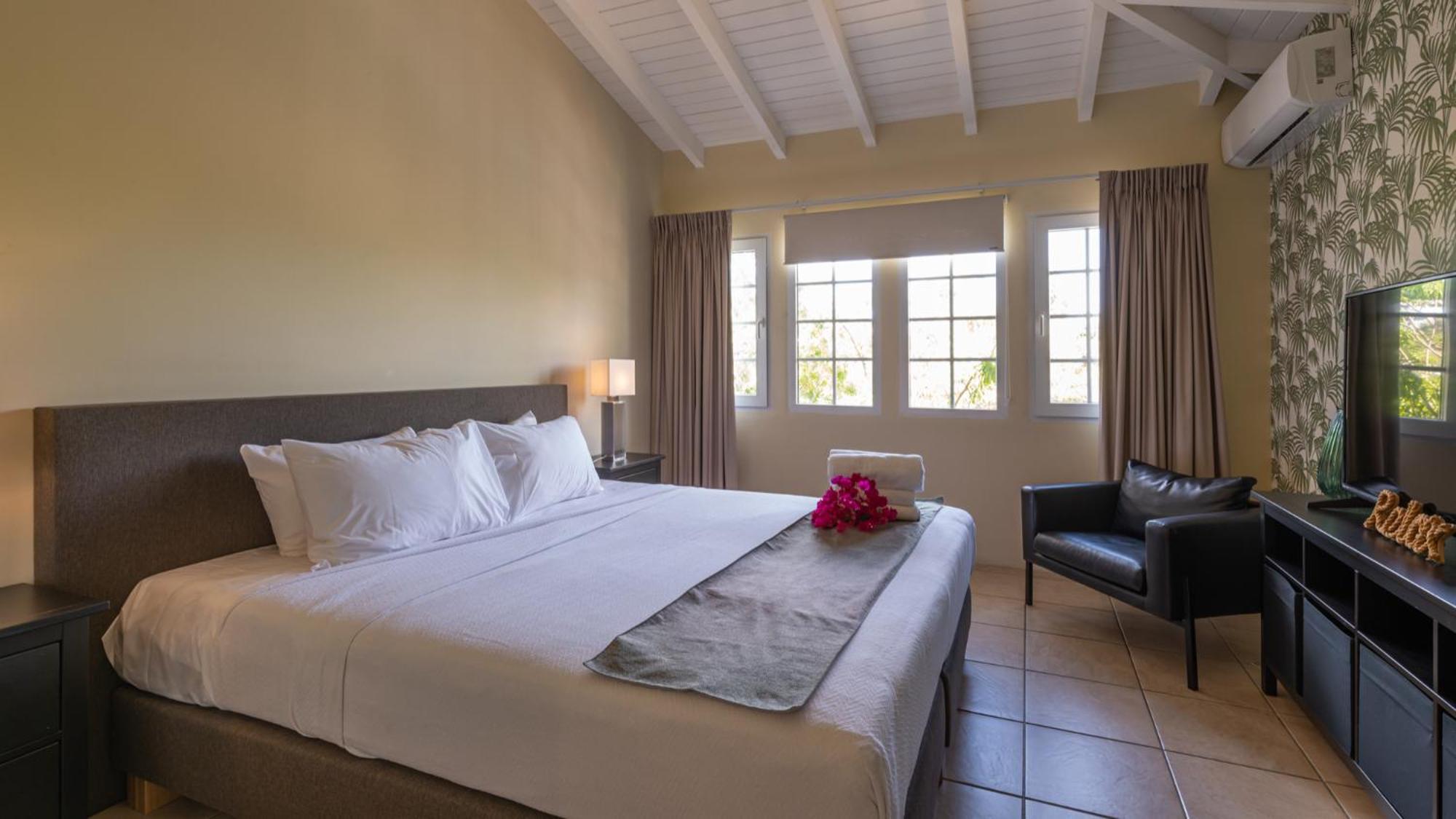 Tropical Treasure - Penthouse At The Spanish Water Apartment Willemstad