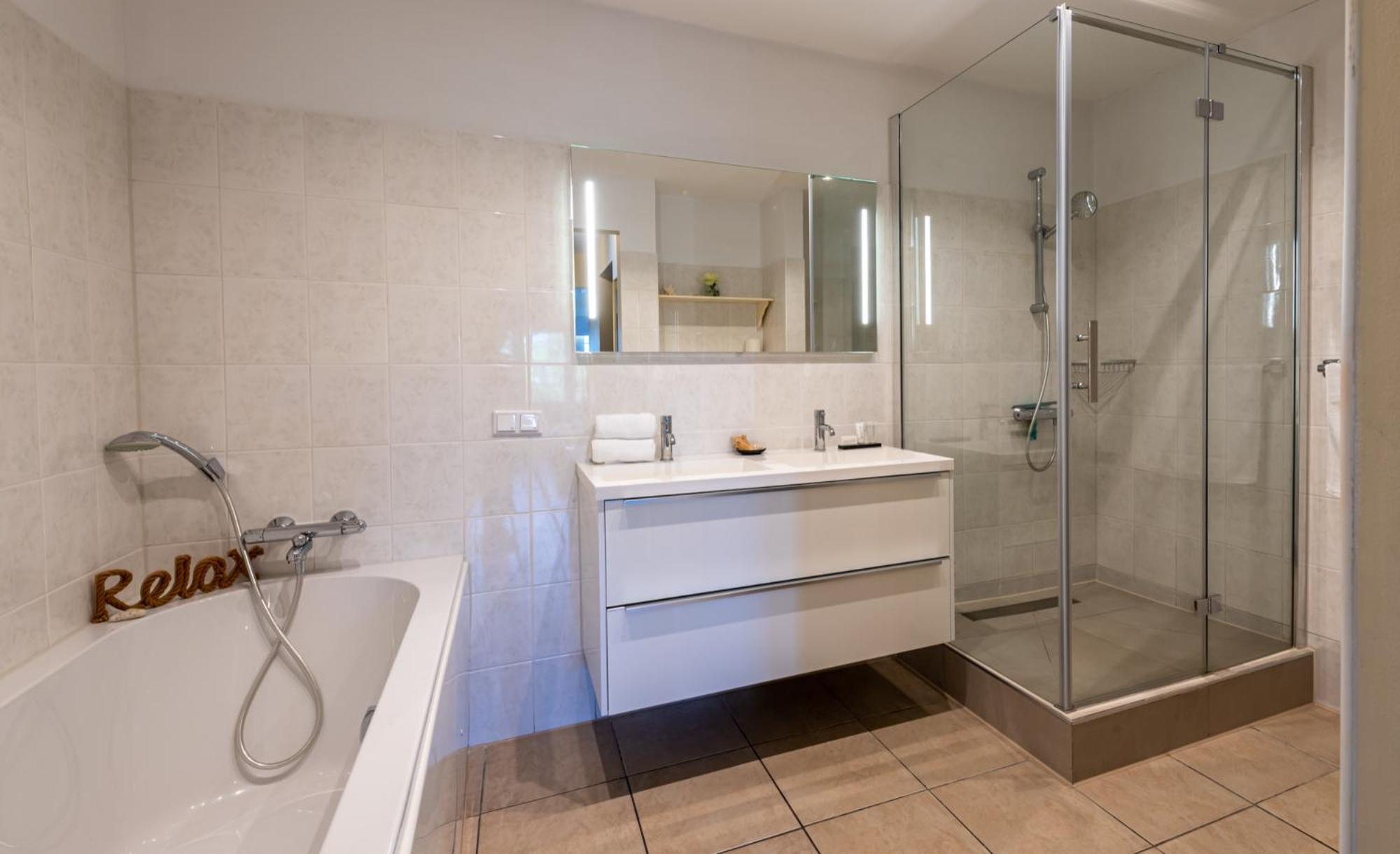 Tropical Treasure - Penthouse At The Spanish Water * Willemstad