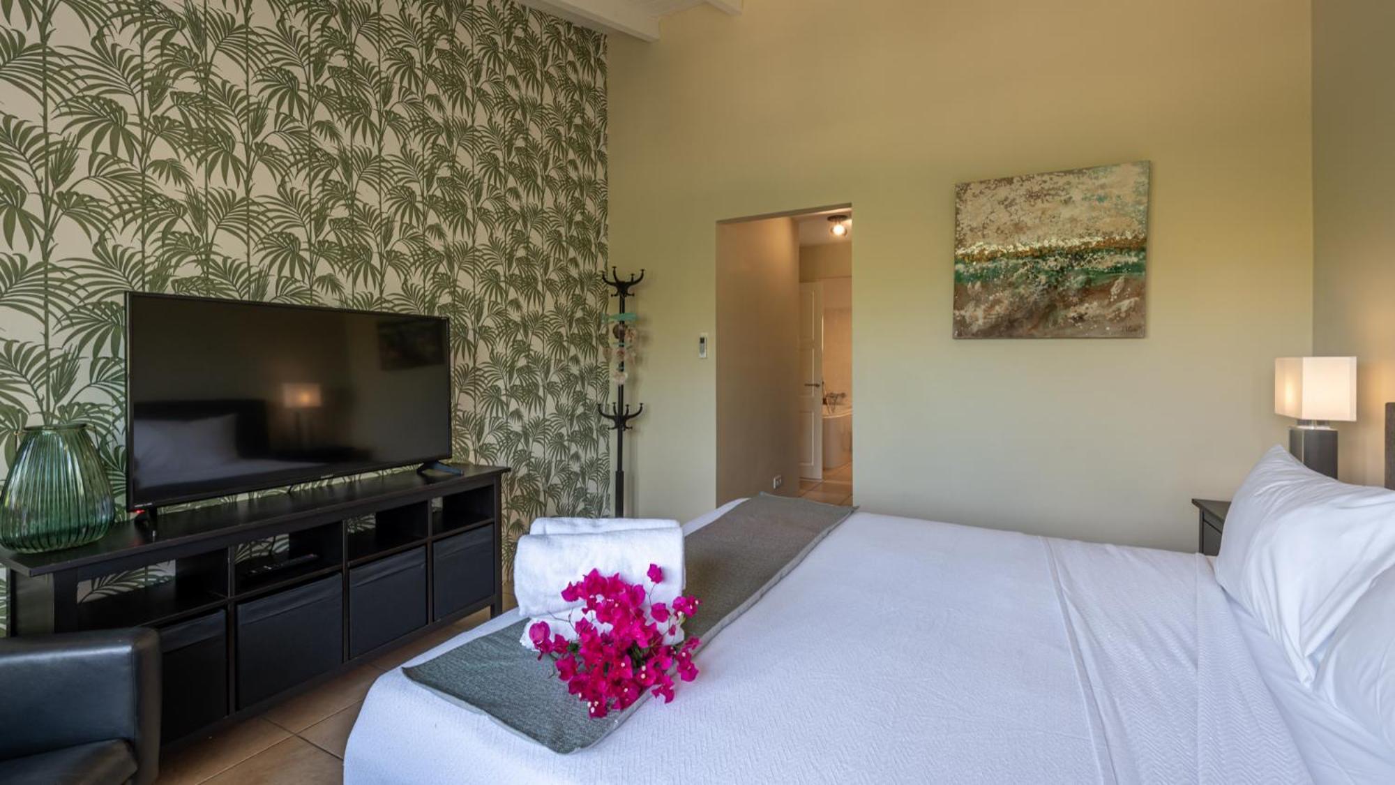 Apartment Tropical Treasure - Penthouse At The Spanish Water