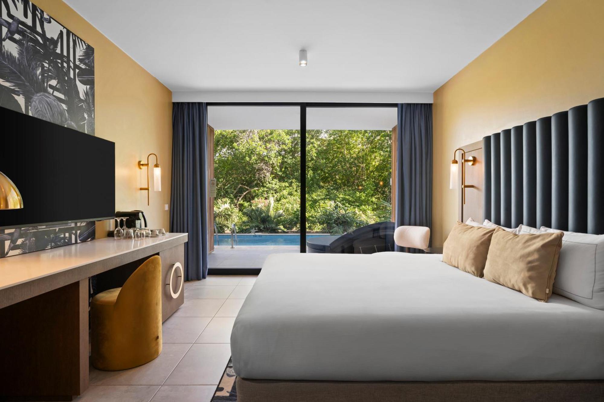 The Rif At Mangrove Corendon Curacao All-inclusive, Curio By Hilton Resort Willemstad