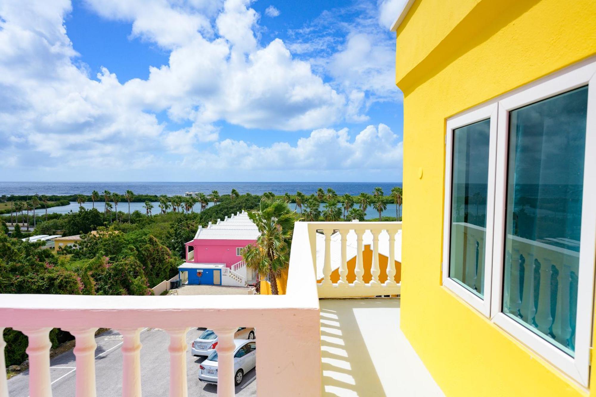 Merakii Seaview Escape Curacao
