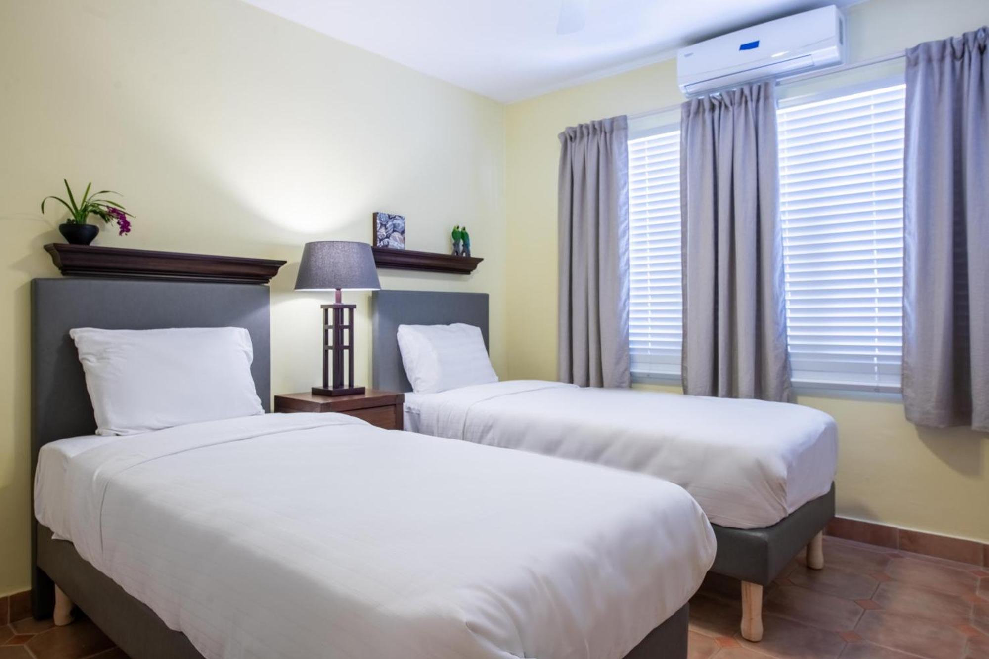 Curacao Luxury Holiday Rentals * Willemstad