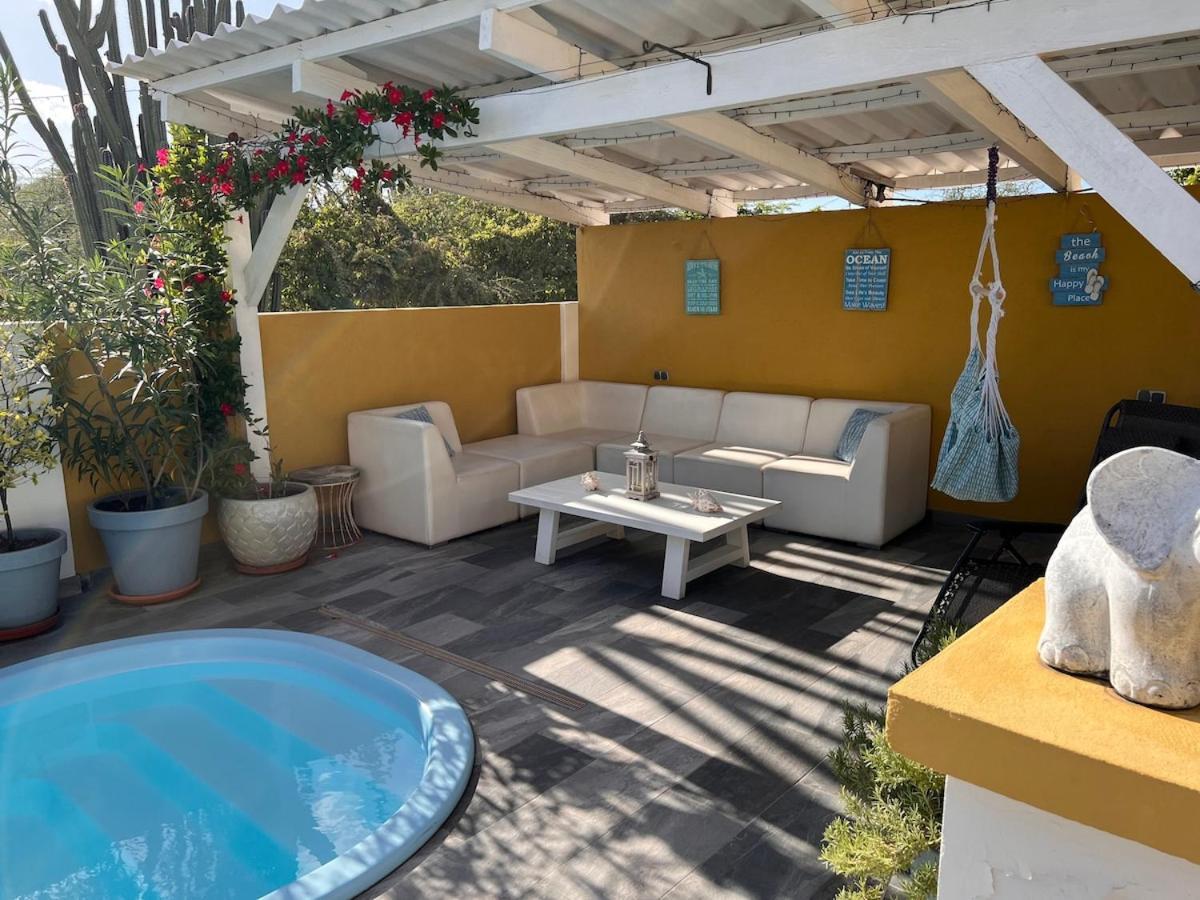 Nos Cu Nos, Ruim 65 M2 Met Zwembad,inclusief Water En Electriciteit Apartment Willemstad