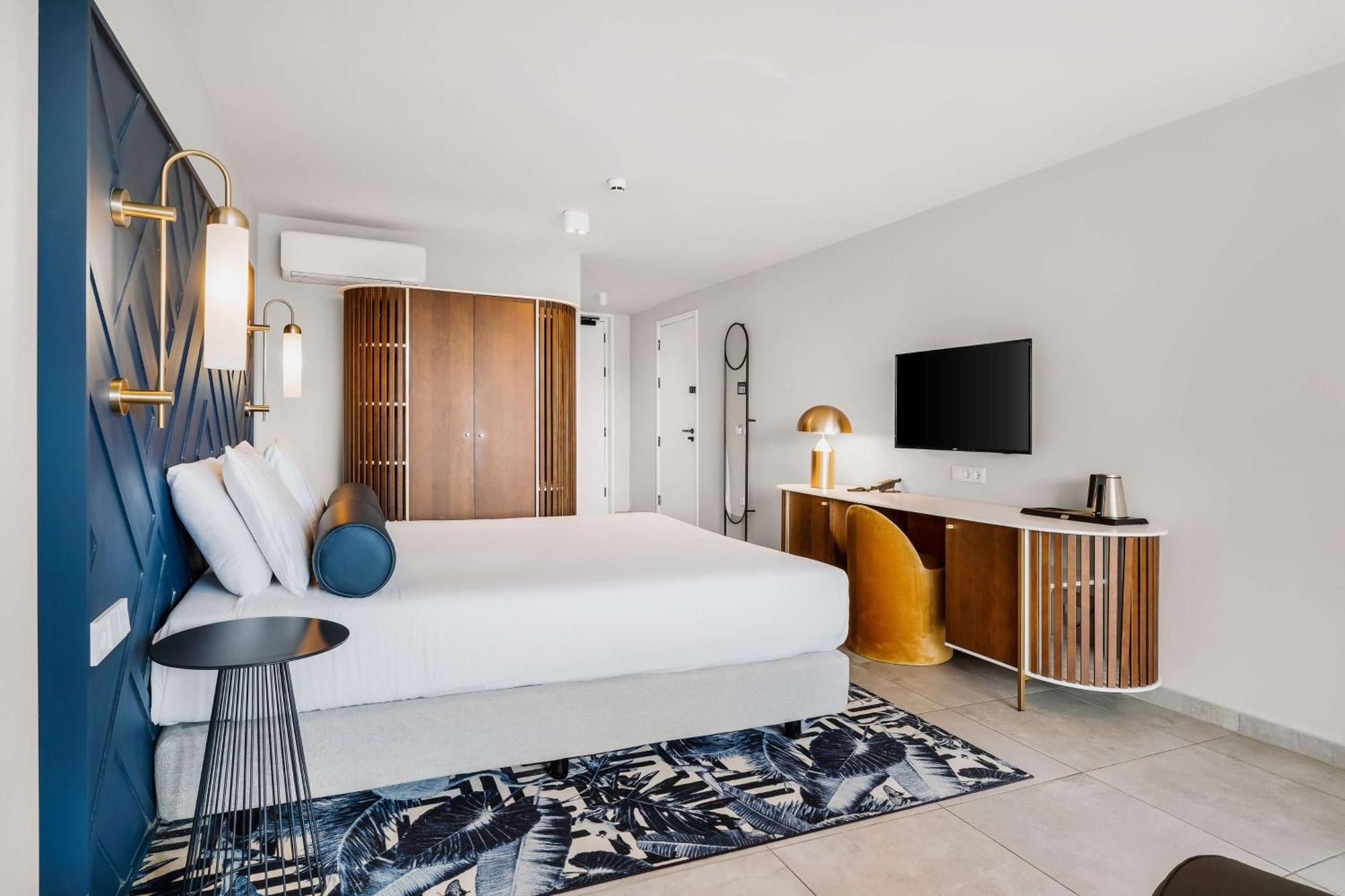 Resort Mangrove Corendon Curacao Resort, Curio By Hilton