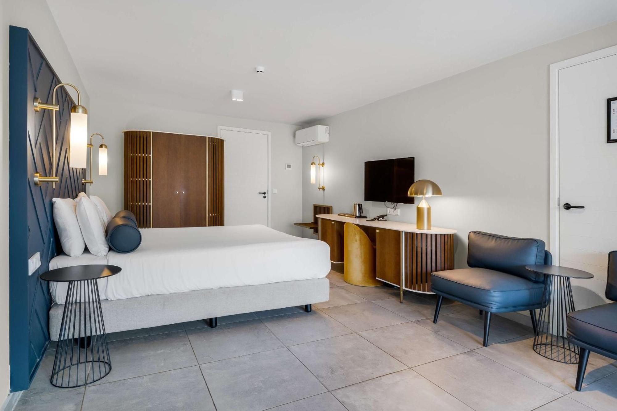 Mangrove Corendon Curacao Resort, Curio By Hilton Resort 4*
