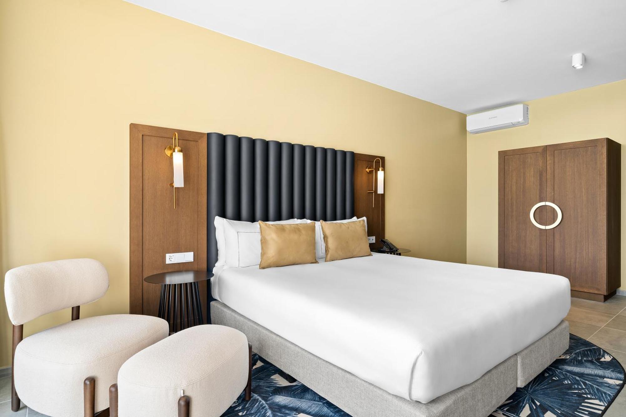 The Rif At Mangrove Corendon Curacao All-inclusive, Curio By Hilton 5* Willemstad
