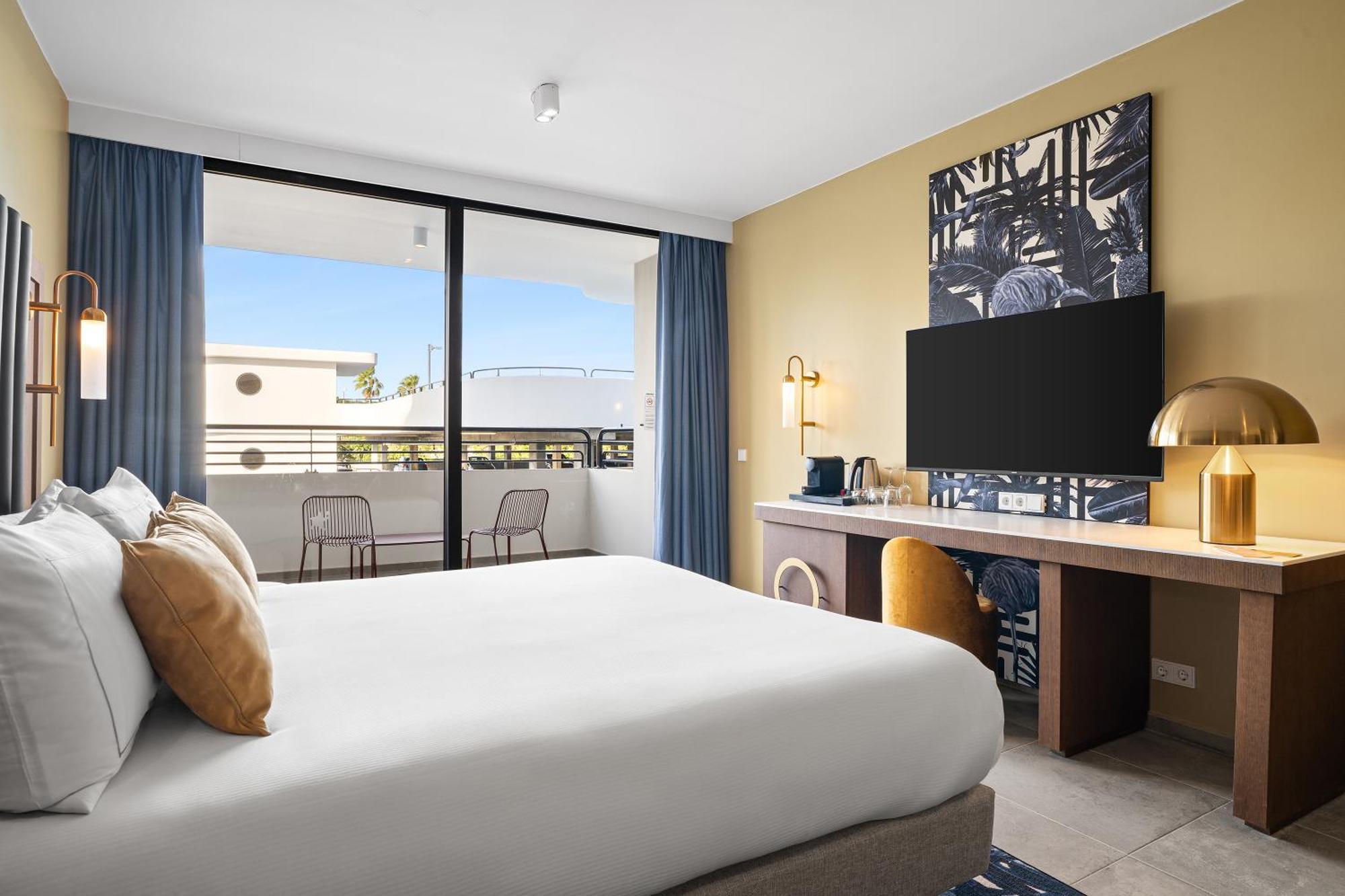 The Rif At Mangrove Corendon Curacao All-inclusive, Curio By Hilton Resort Willemstad
