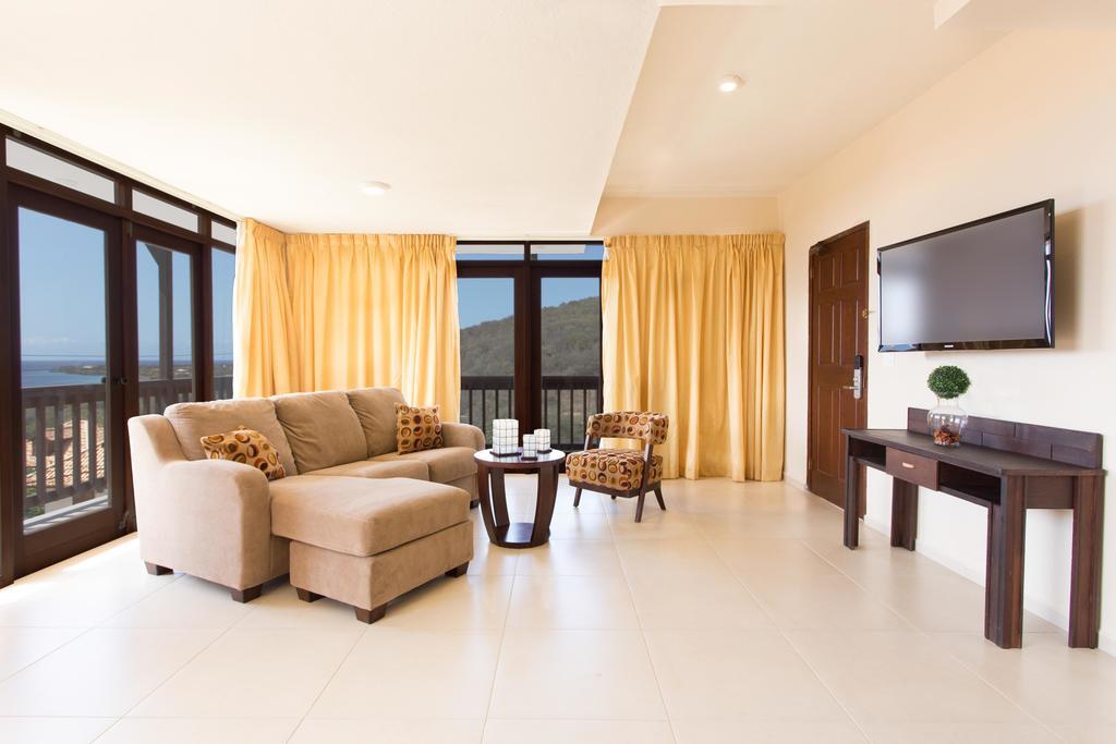 Punta West 3*