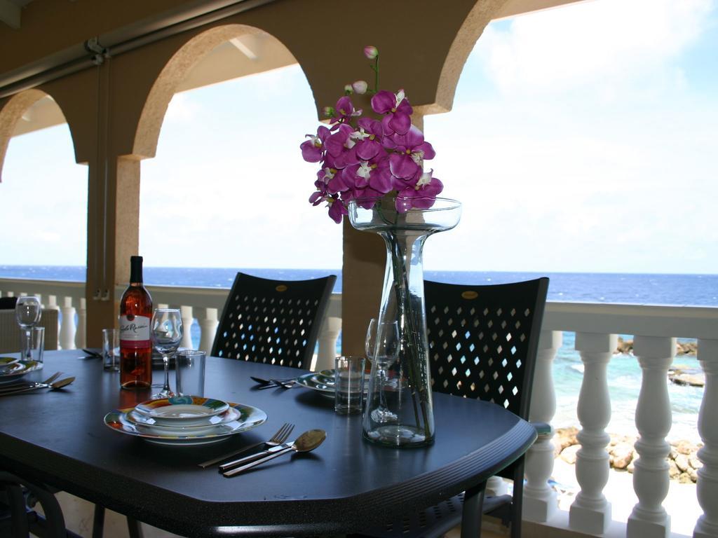 Gorgeous In Willemstad With Pool
