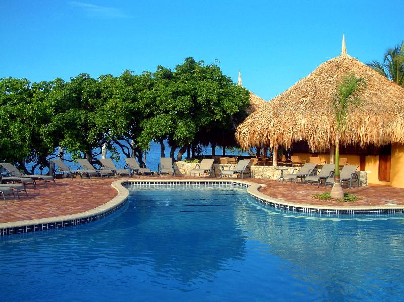 Kura Hulanda & Club