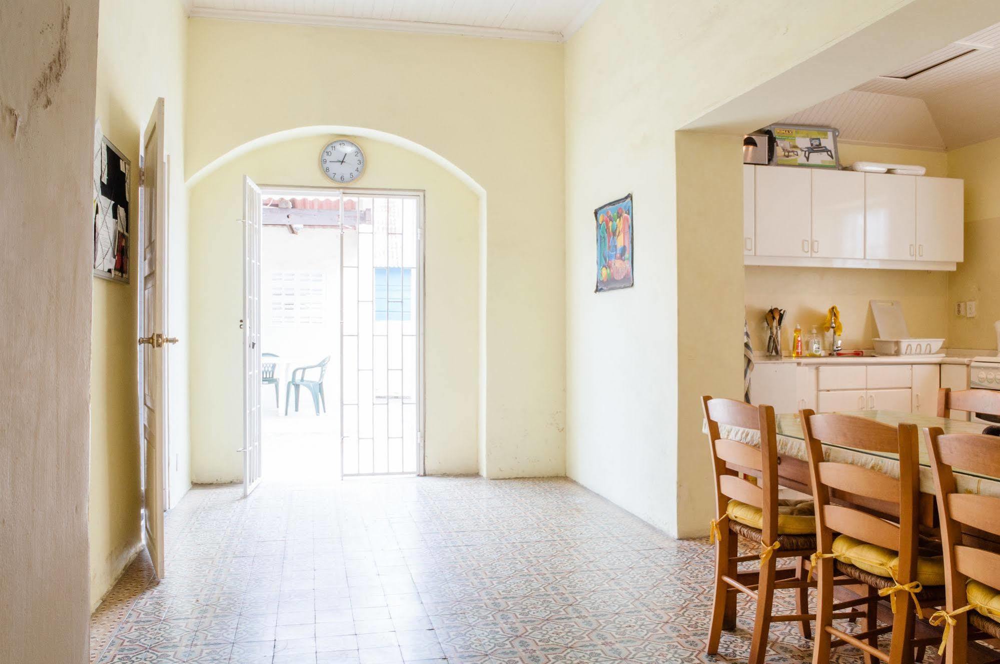 Casa de hóspedes Poppy Willemstad
