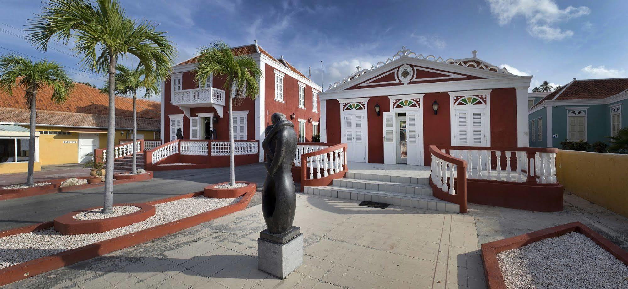 Hostel The Ritz Willemstad
