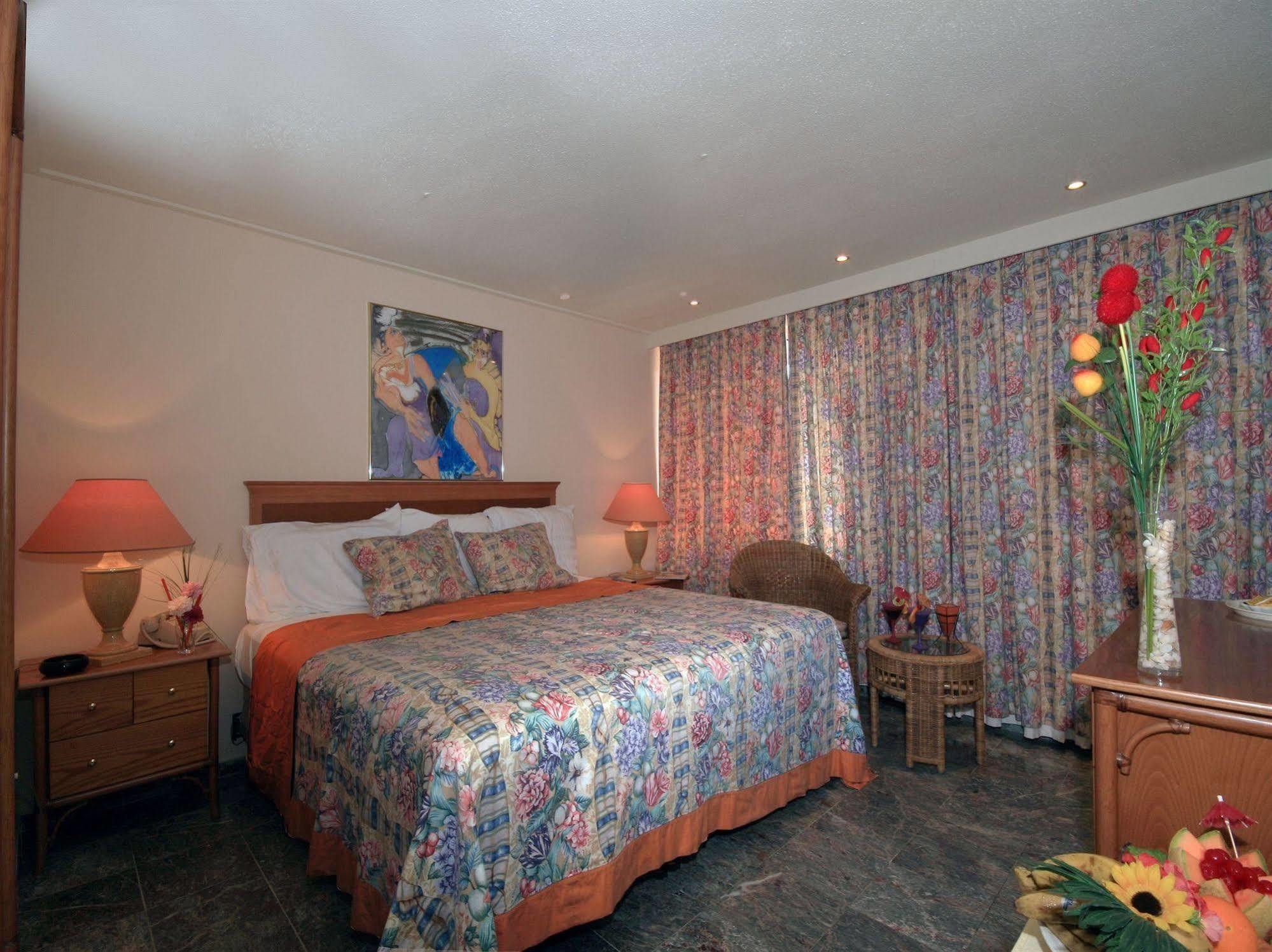 Plaza Curacao & Casino 3*