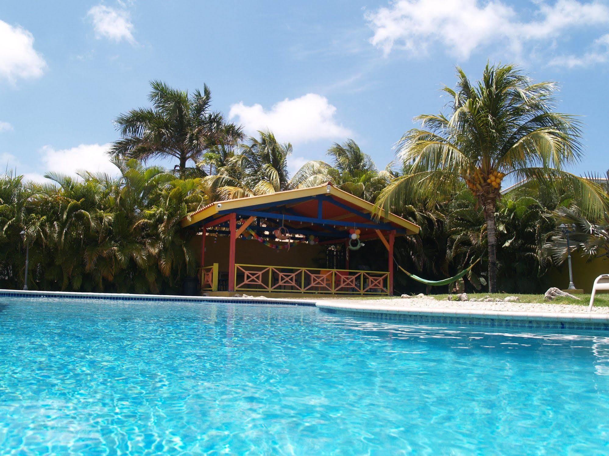 Tuk Tropical Boutique