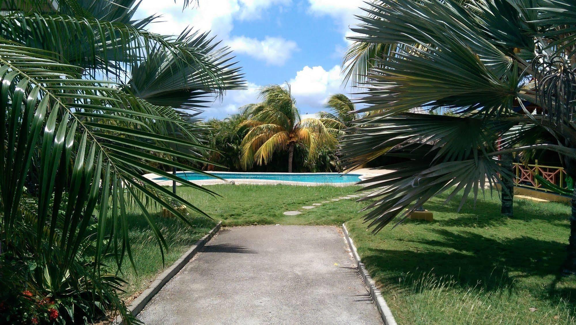 Hotel Tuk Tropical Boutique 3*