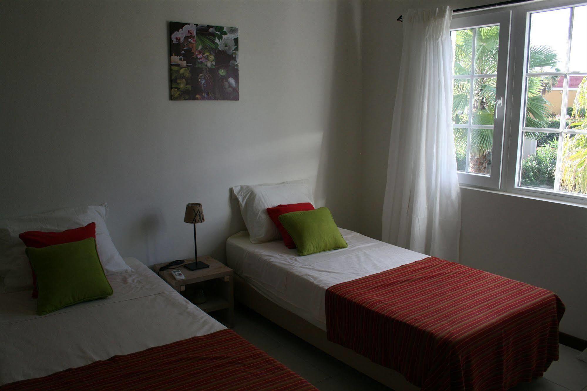 Hibiscus House 4*
