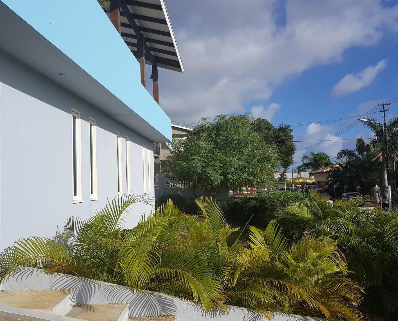 Guest house Curacao 2*