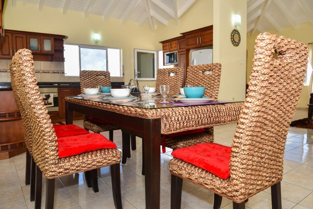 Share Vie Villa