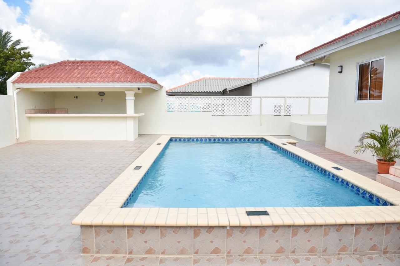 Share Vie Villa