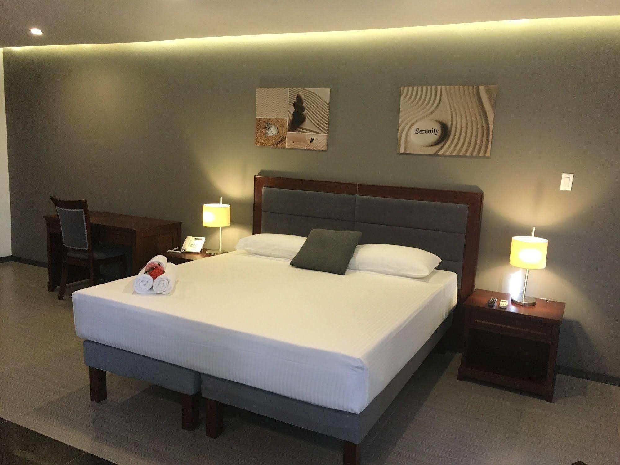 Hotel Curacao 3*
